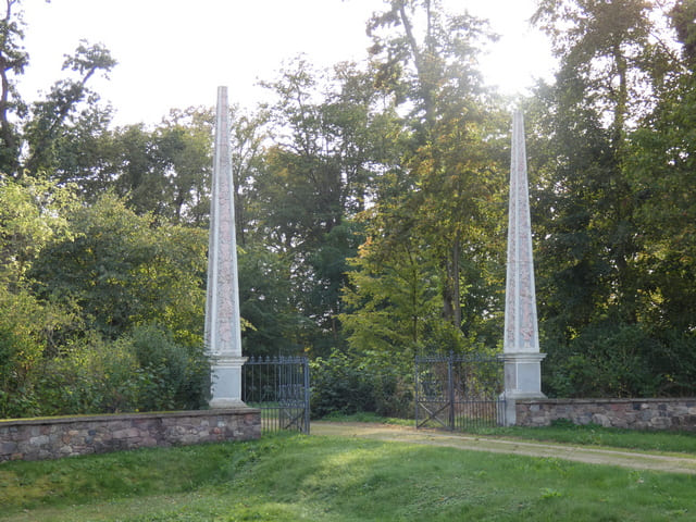 Eingang zum Schlosspark