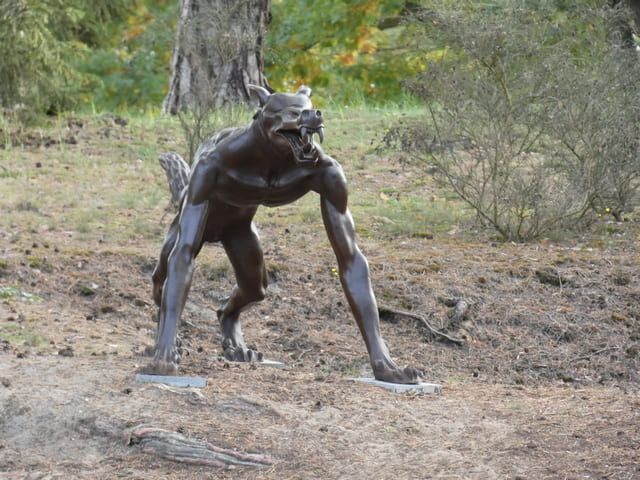 Skulptur im Kunstpark - Schloss Hubertushöhe