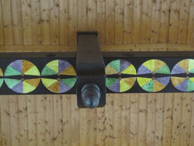 Deckenschmuck in der Kirche