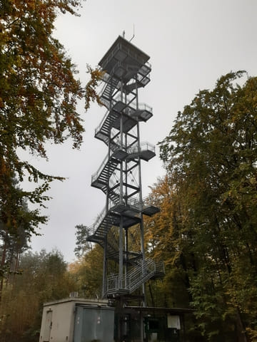 Aussichtsturm in den Rauener Bergen