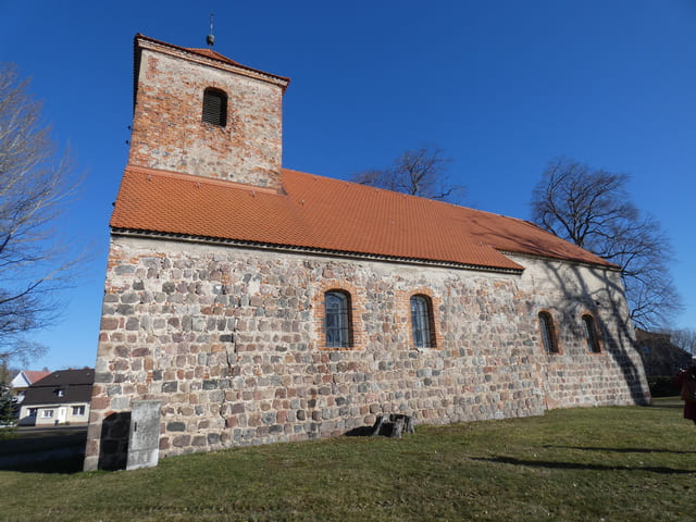 Kirche Garzau