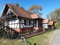 Am Bahnübergang der Buckower Kleinbahn