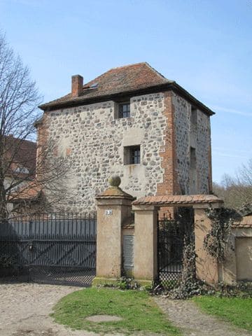 Burg Garz, Wohnturm