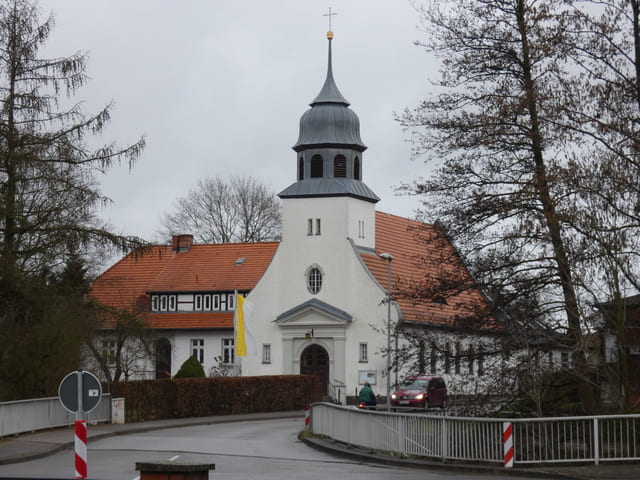 Heilig-Kreuz-Kirche