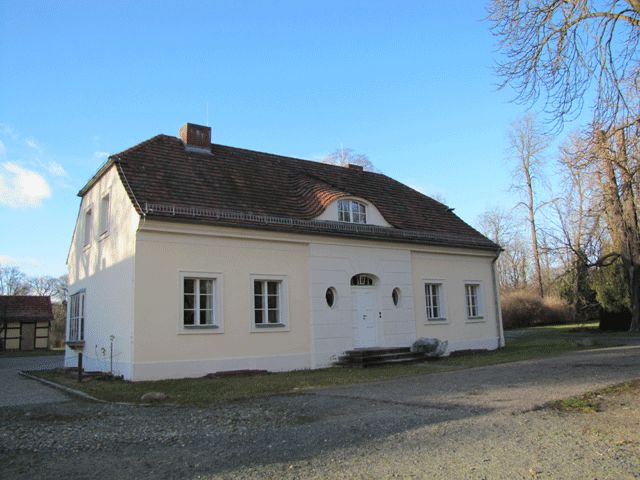 Schloss Sacrow, Wirtschaftshof