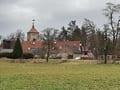 Ortsansicht mit Kirche