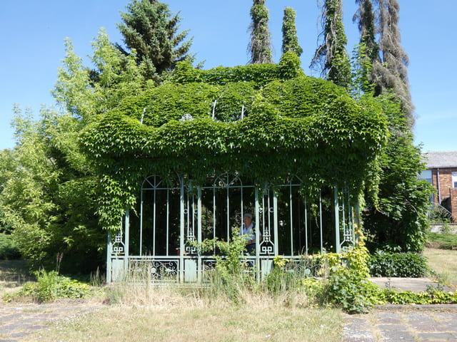 Gartenlaube im Schlosspark