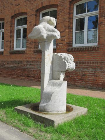 Skulptur "Wasser Erde Luft"