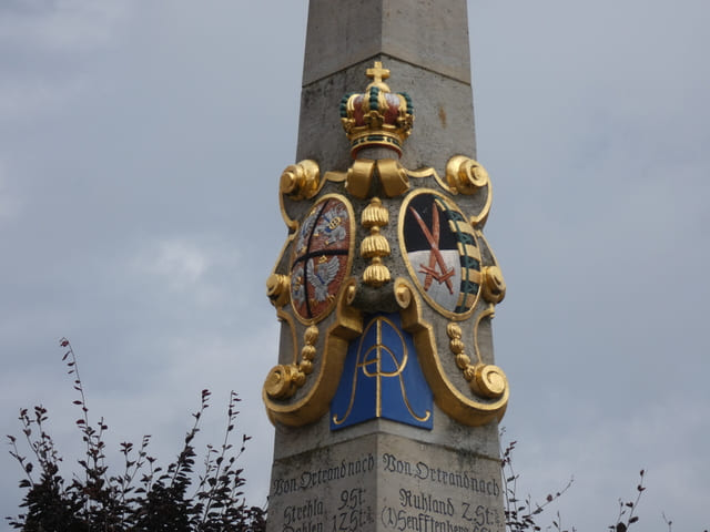 Distanzsäule auf dem Altmarkt in Ortrand